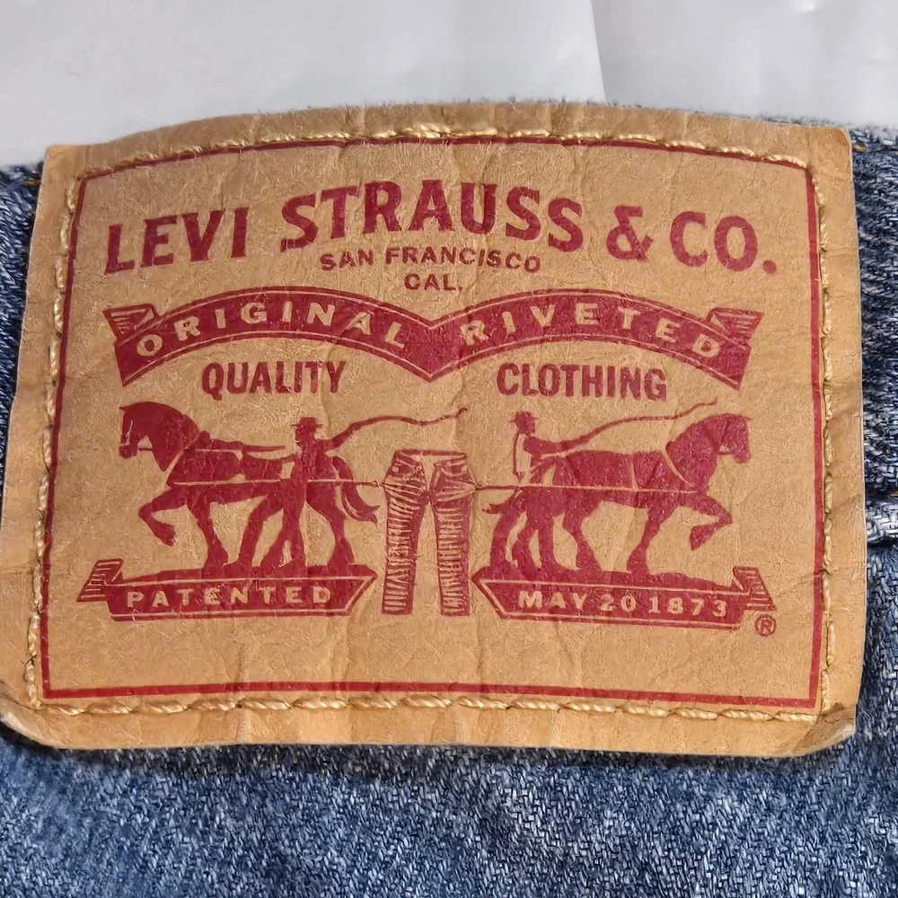 Levis High Waisted Straight Jeans Medium Wash Blue Denim W25 L29 A0092-0010